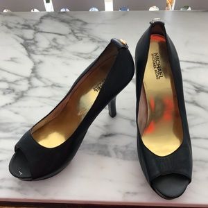 Michael kors heels size 91/2. Platforms 4 1/2 “ heels
